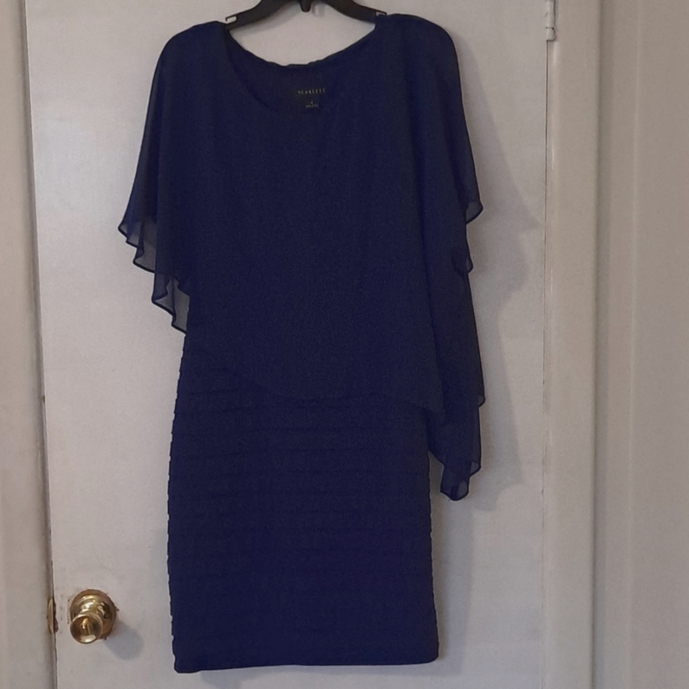Women's fitted capelet dress
